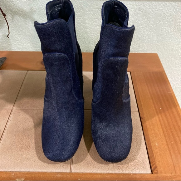 Tory Burch Dragonfly Boots - Picture 2 of 8